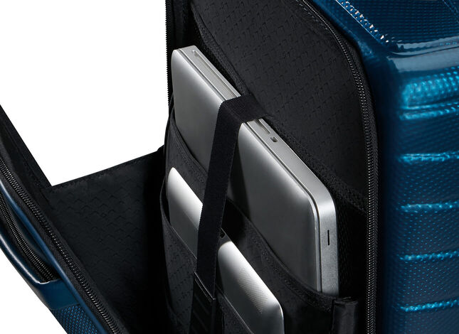 Compartimento frontal easy access