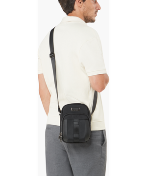 Urban-Eye Bolso Cross-over S 22 x 15 x 8 cm | 0.3 kg Urban-Eye Bolso Cross-over S 22 x 15 x 8 cm | 0.3 kg