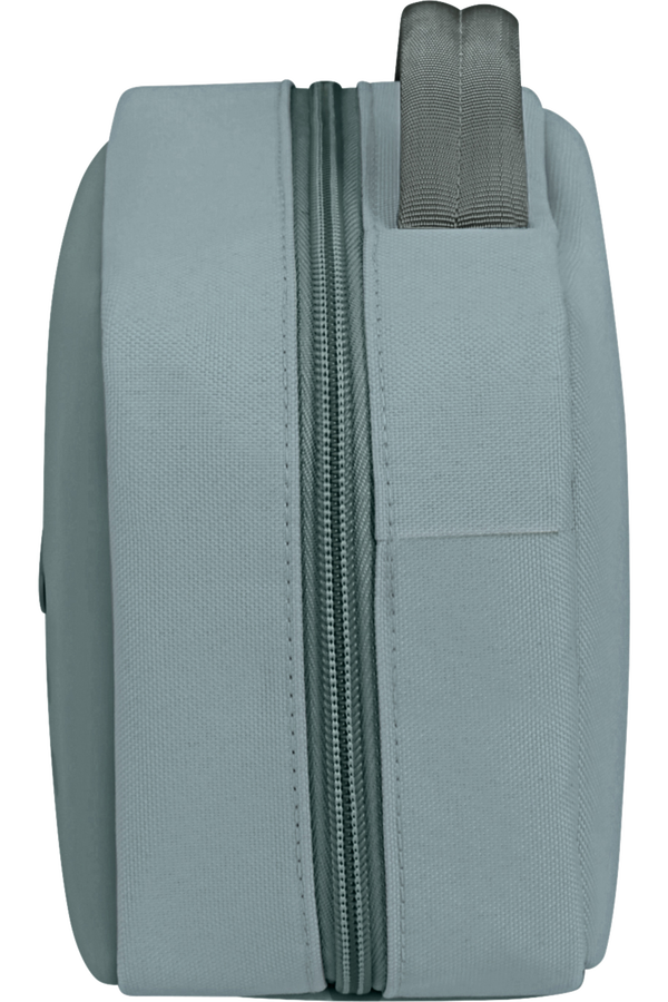 Samsonite Stackd Toilet Kit Weekender  Forest Samsonite Stackd Toilet Kit Weekender  Forest