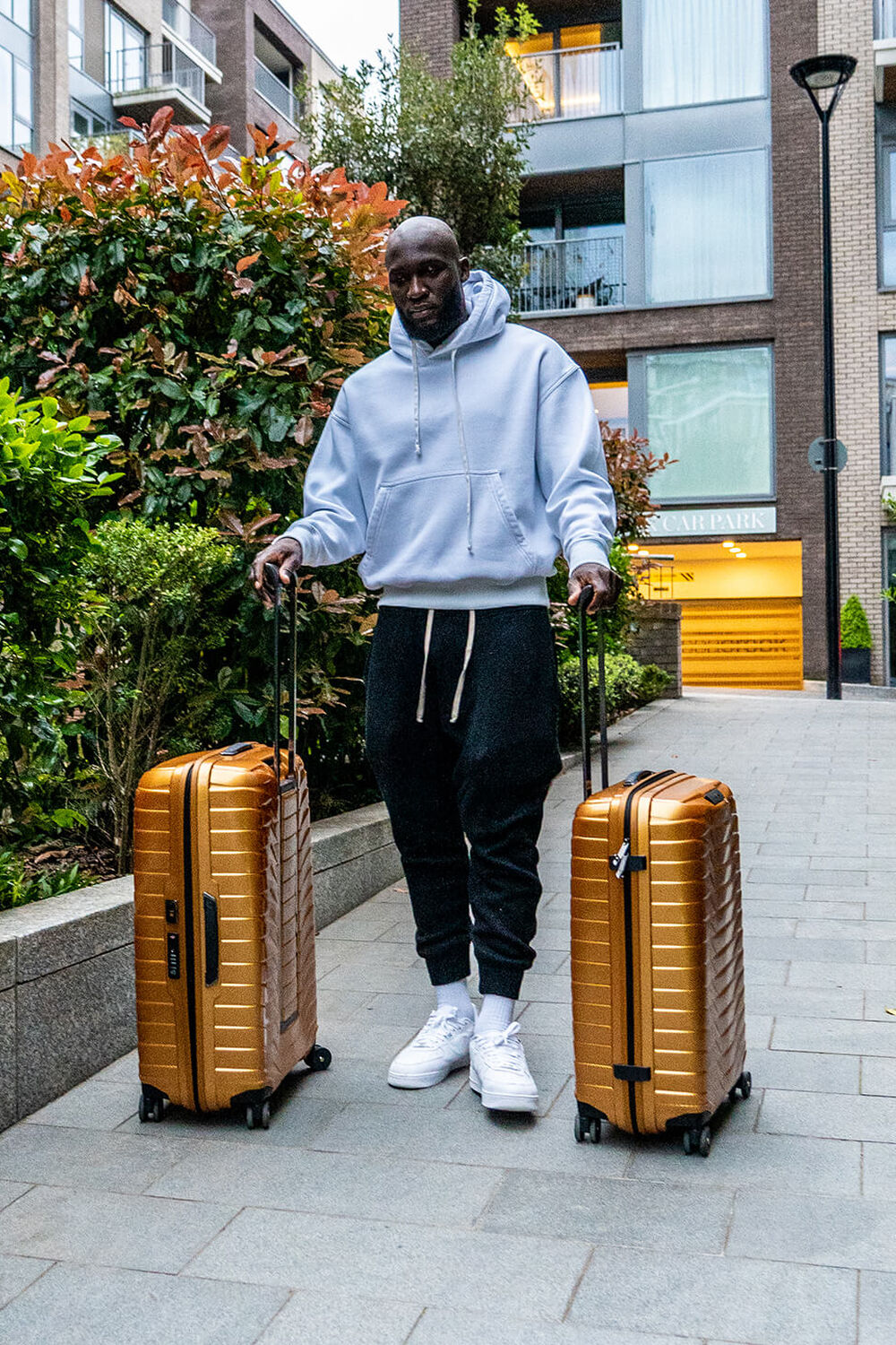 Samsonite VIAJA COMO UNA ESTRELLA DE FÚTBOL VIAJA COMO UNA ESTRELLA DE FÚTBOL