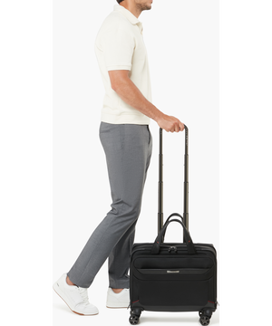 Pro-DLX 6 Maletín con ruedas para portátil 15.6" 40 x 43 x 20 cm | 3.2 kg Pro-DLX 6 Maletín con ruedas para portátil 15.6" 40 x 43 x 20 cm | 3.2 kg
