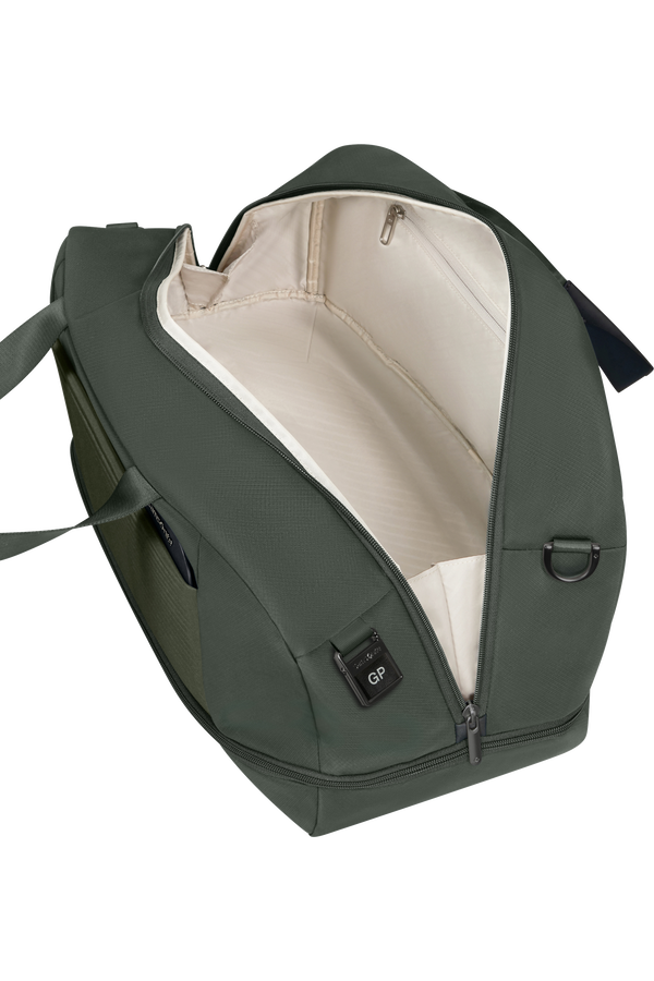 Samsonite Paralux Weekender Duffle  Olive Samsonite Paralux Weekender Duffle  Olive