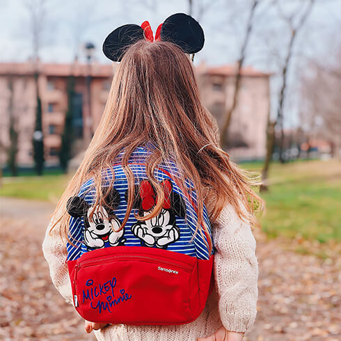 Llévate un poco de magia en tus viajes con nuestra colección Mickey y Minnie.