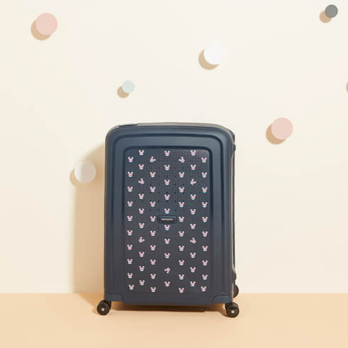 Hola, Mickey Mouse. La colección S’Cure Disney, ideal para familias, práctica, espaciosa y extremadamente ligera, es ideal para vacaciones largas y para escapadas más cortas.
