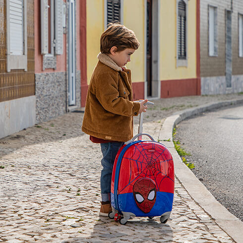 Que la aventura empiece en tus viajes con nuestra colección Spider-Man.