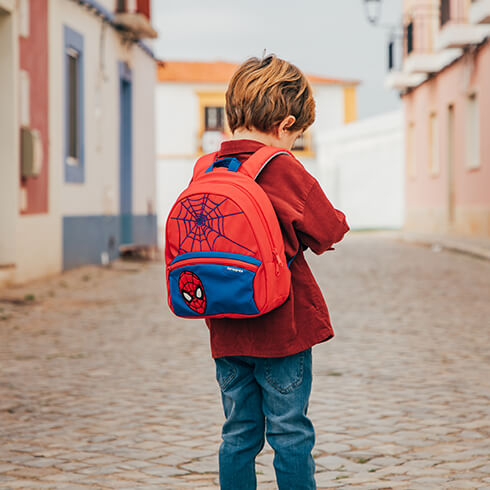 Que la aventura empiece en tus viajes con nuestra colección Spider-Man.